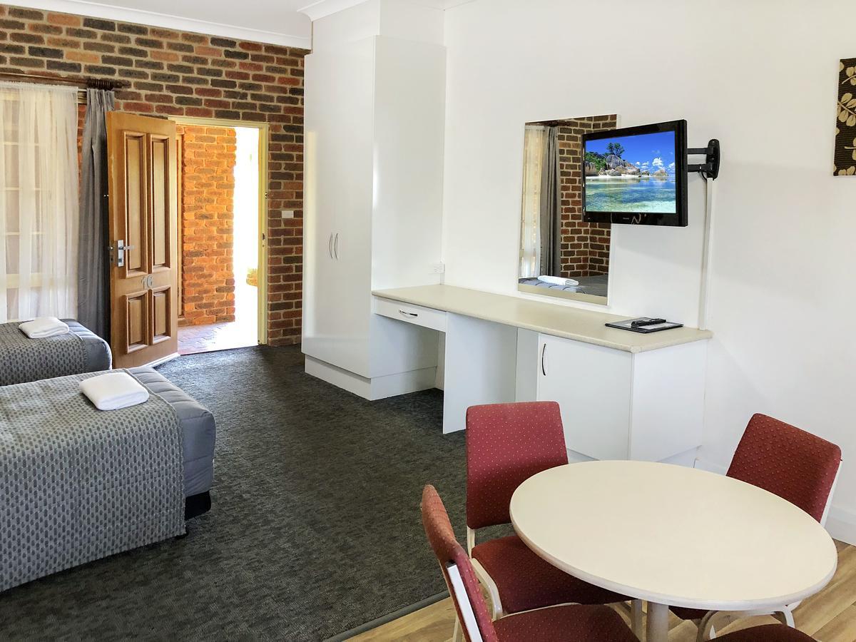 Leeton Heritage Motor Inn Bagian luar foto