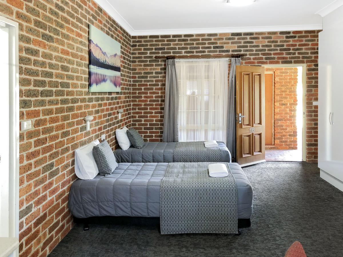 Leeton Heritage Motor Inn Bagian luar foto