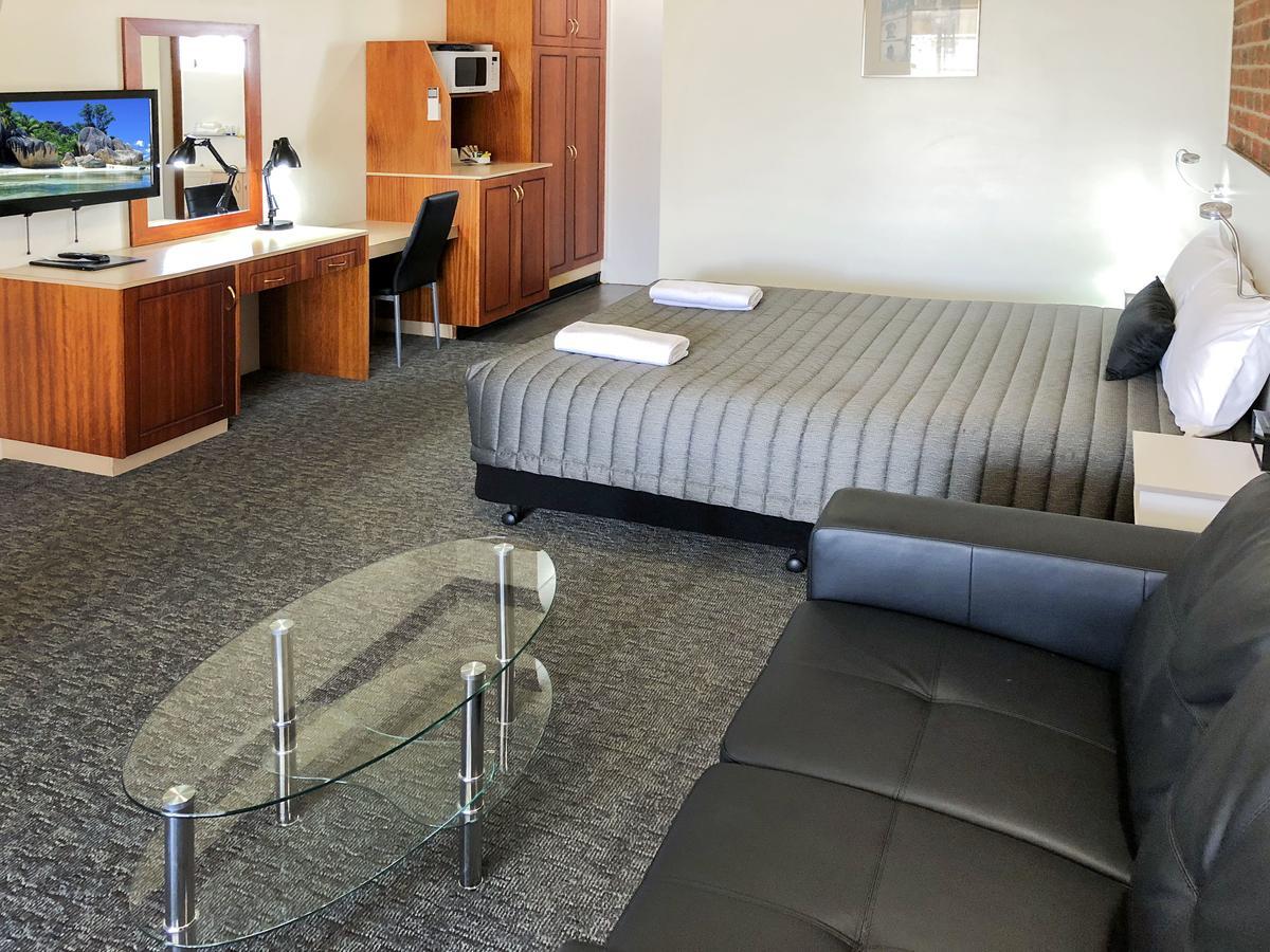 Leeton Heritage Motor Inn Bagian luar foto