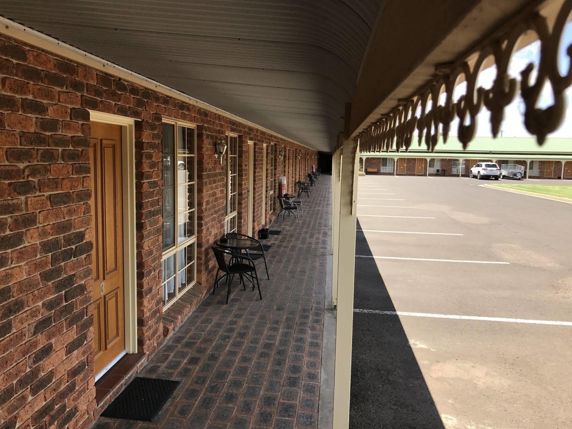Leeton Heritage Motor Inn Bagian luar foto