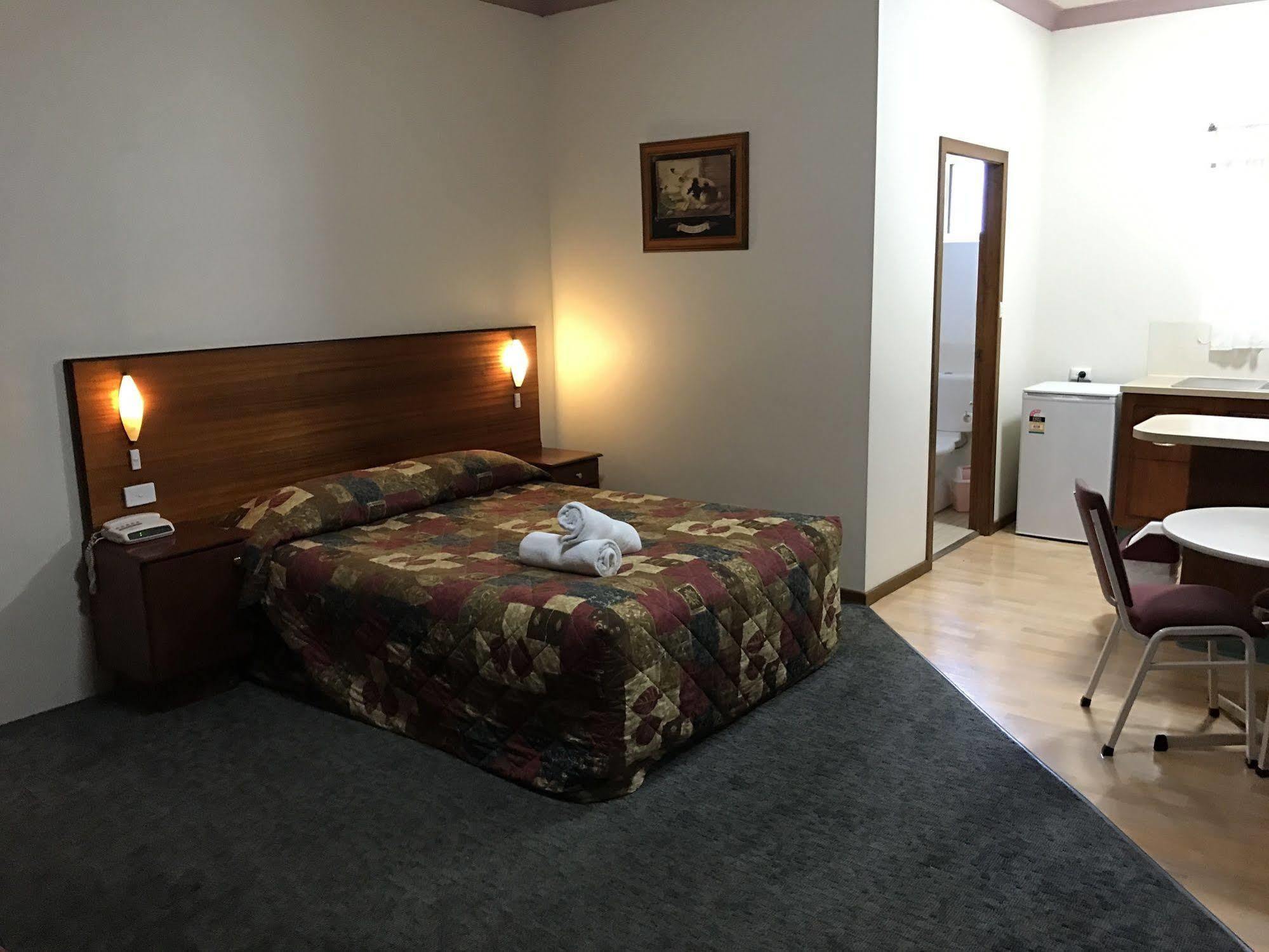 Leeton Heritage Motor Inn Bagian luar foto