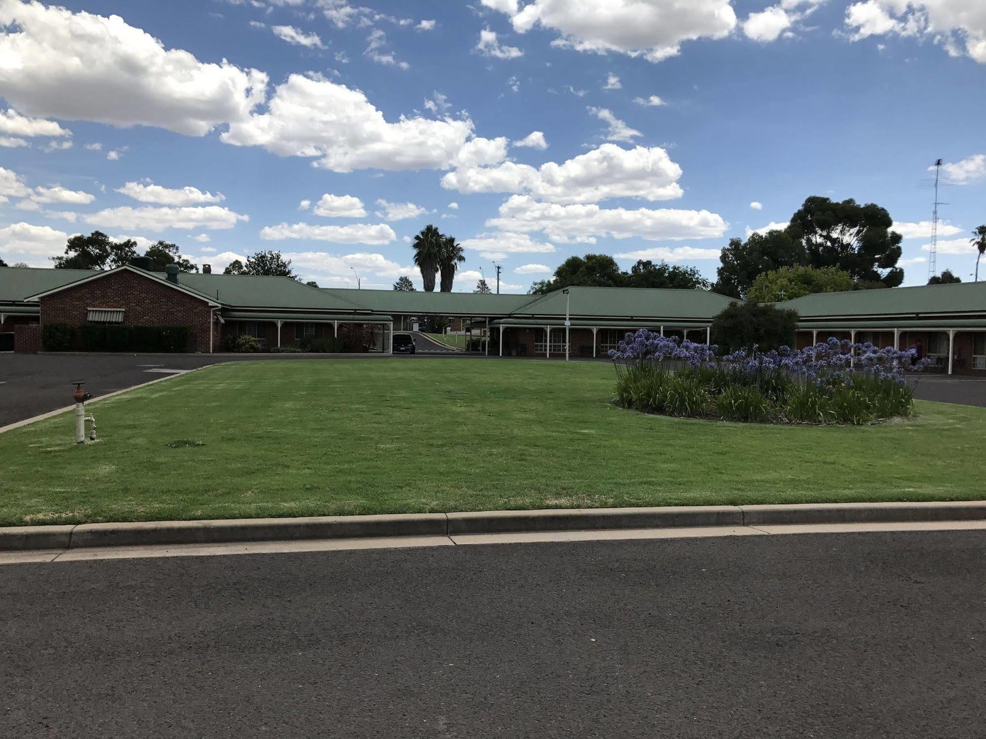 Leeton Heritage Motor Inn Bagian luar foto